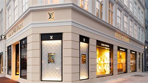 louis vuitton stire|Louis Vuitton store website.